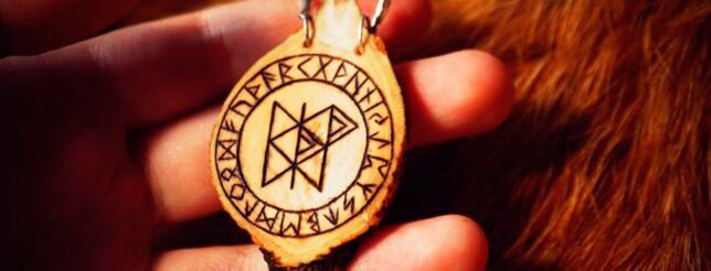 uğurlar amuletində runes